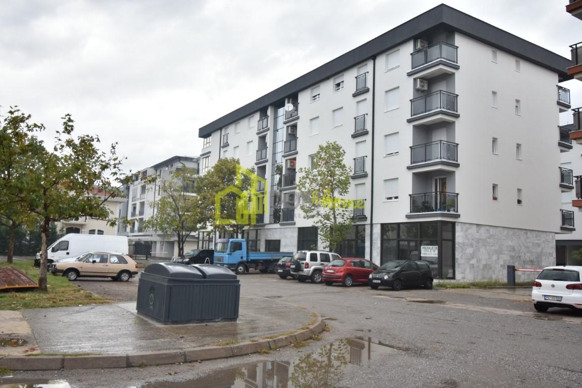 Četvorosoban stan 133m2, Blok 9